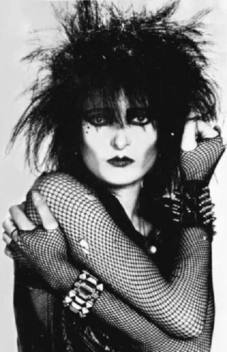 Siouxsie Sioux Height - CelebsHeight.org