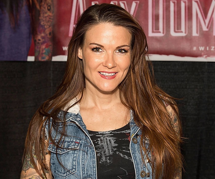 Amy Dumas Height - CelebsHeight.org