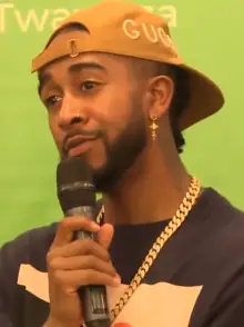 How tall is Omarion?