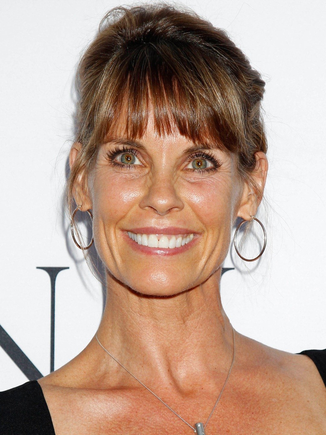 Alexandra Paul Height - CelebsHeight.org