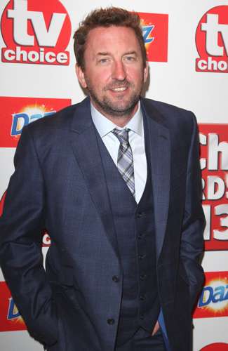 How tall is Lee Mack?