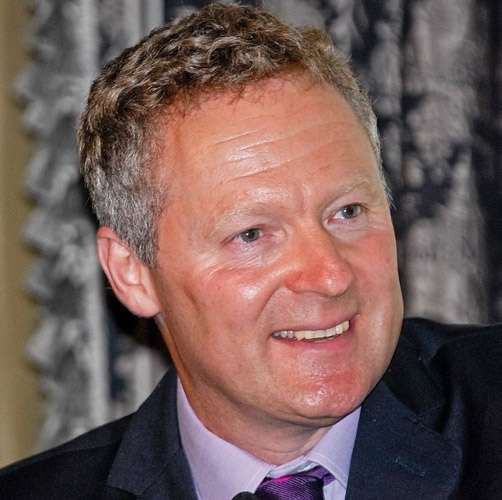 How tall is Rory Bremner?