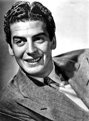 How tall is Victor Mature?